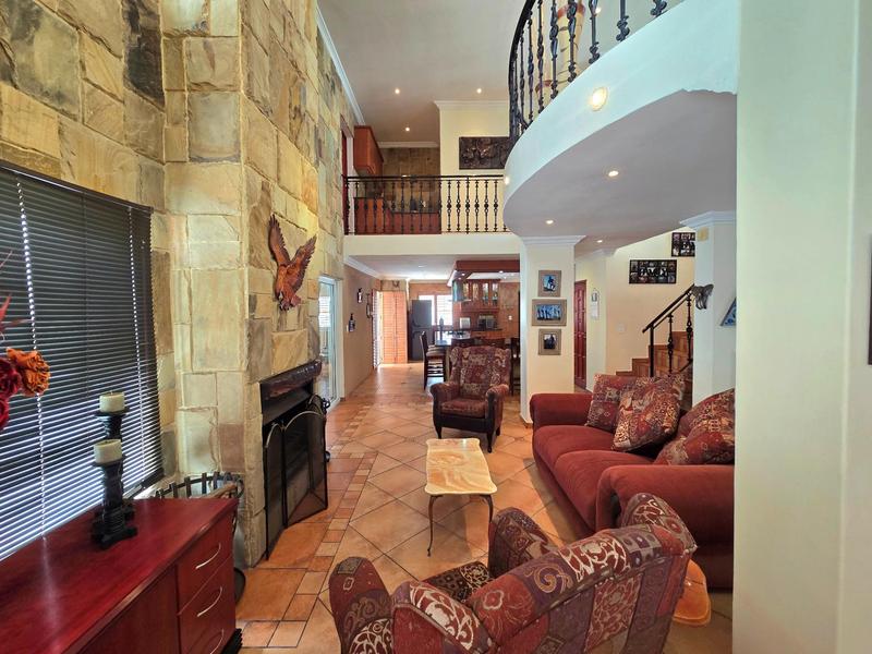 5 Bedroom Property for Sale in Golden Mile Western Cape
